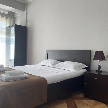 Hotel Saburtalo Roni Тбілісі Екстер'єр фото