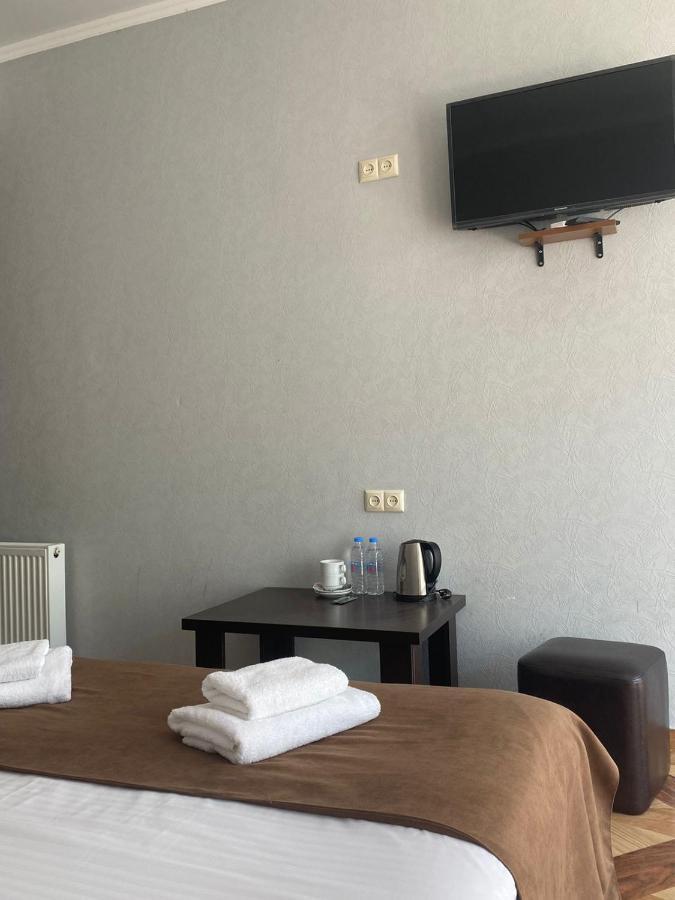 Hotel Saburtalo Roni Тбілісі Екстер'єр фото