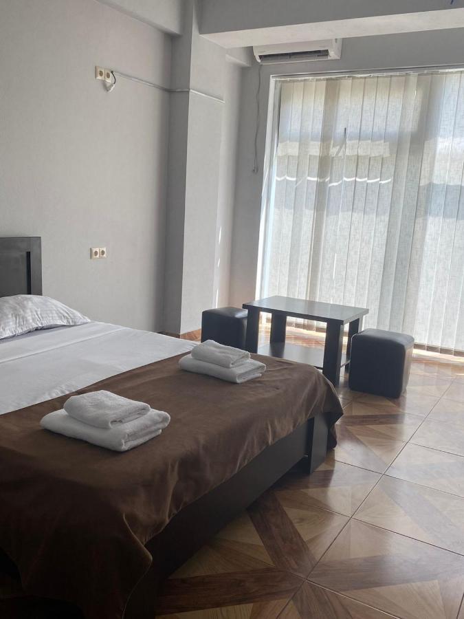 Hotel Saburtalo Roni Тбілісі Екстер'єр фото